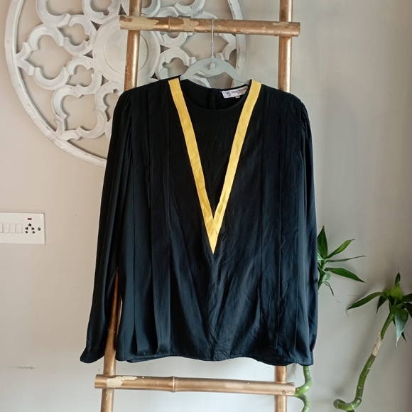 Vintage Geometric Flowy Top - Picture 14 of 16